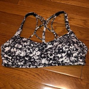 Lululemon Free to be Zen bra